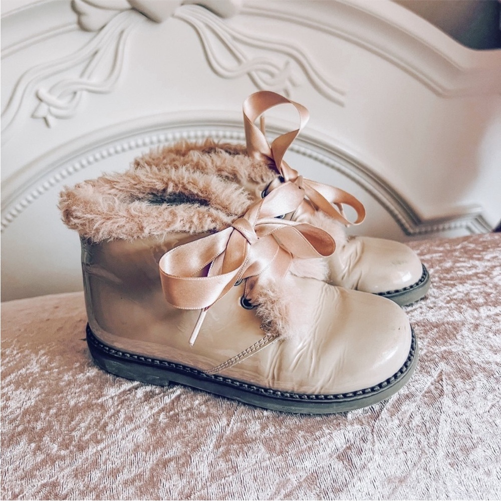 Little Girl’s Pink Patent Boots‎